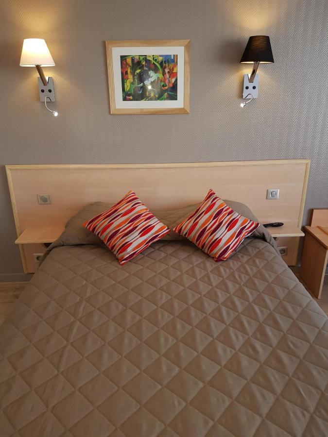 Hotel Du Cheval Rouge Versailles Bagian luar foto
