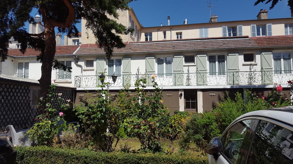 Hotel Du Cheval Rouge Versailles Bagian luar foto